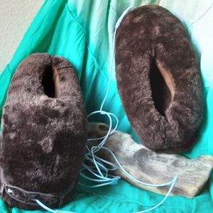 Electric USB womens size 9 brown slippers